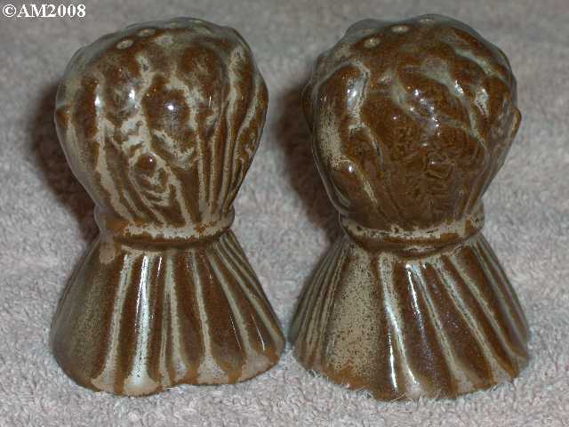 Wheat shock shakers glazed brown satin